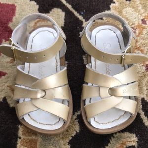 Saltwater Sandals in Gold